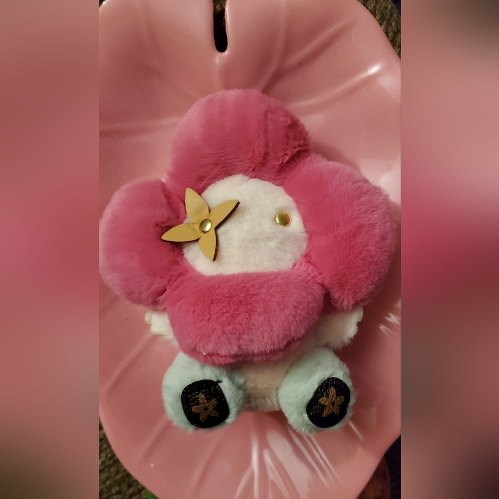 Pink Plush Flower Character Keychain - Picture 2 of 4
